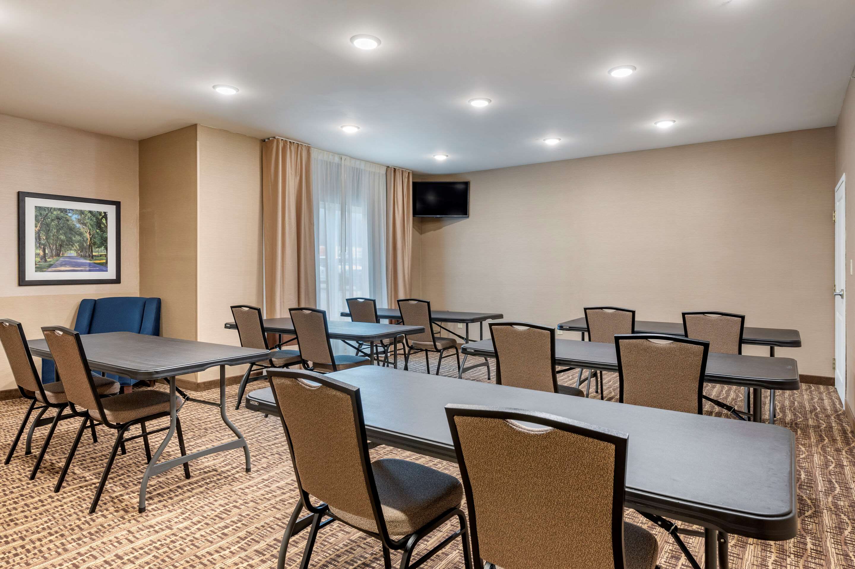 Meeting room | Comfort Inn & Suites Northern Kentucky