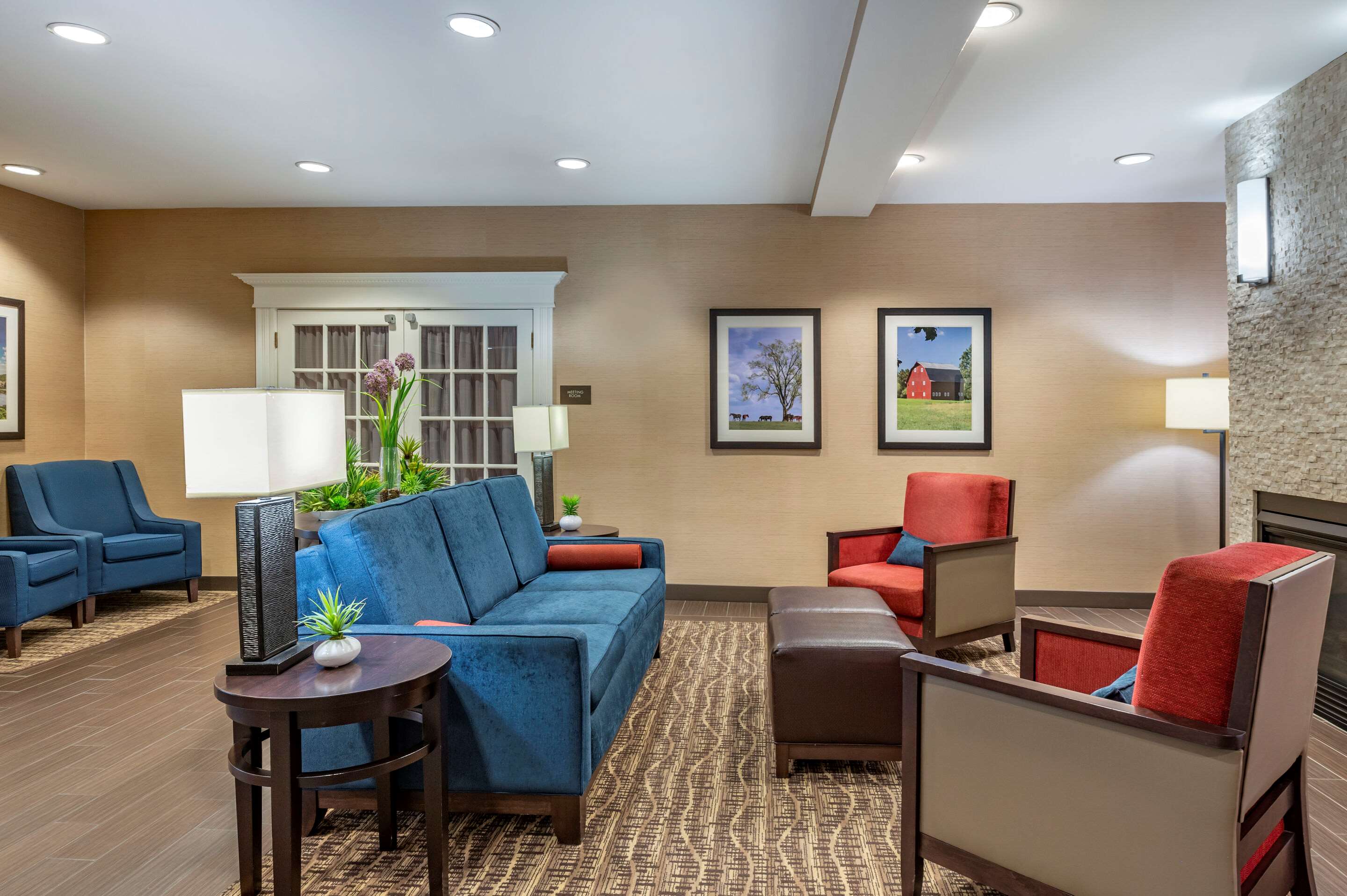 Lobby with sitting area | Comfort Inn & Suites Northern Kentucky