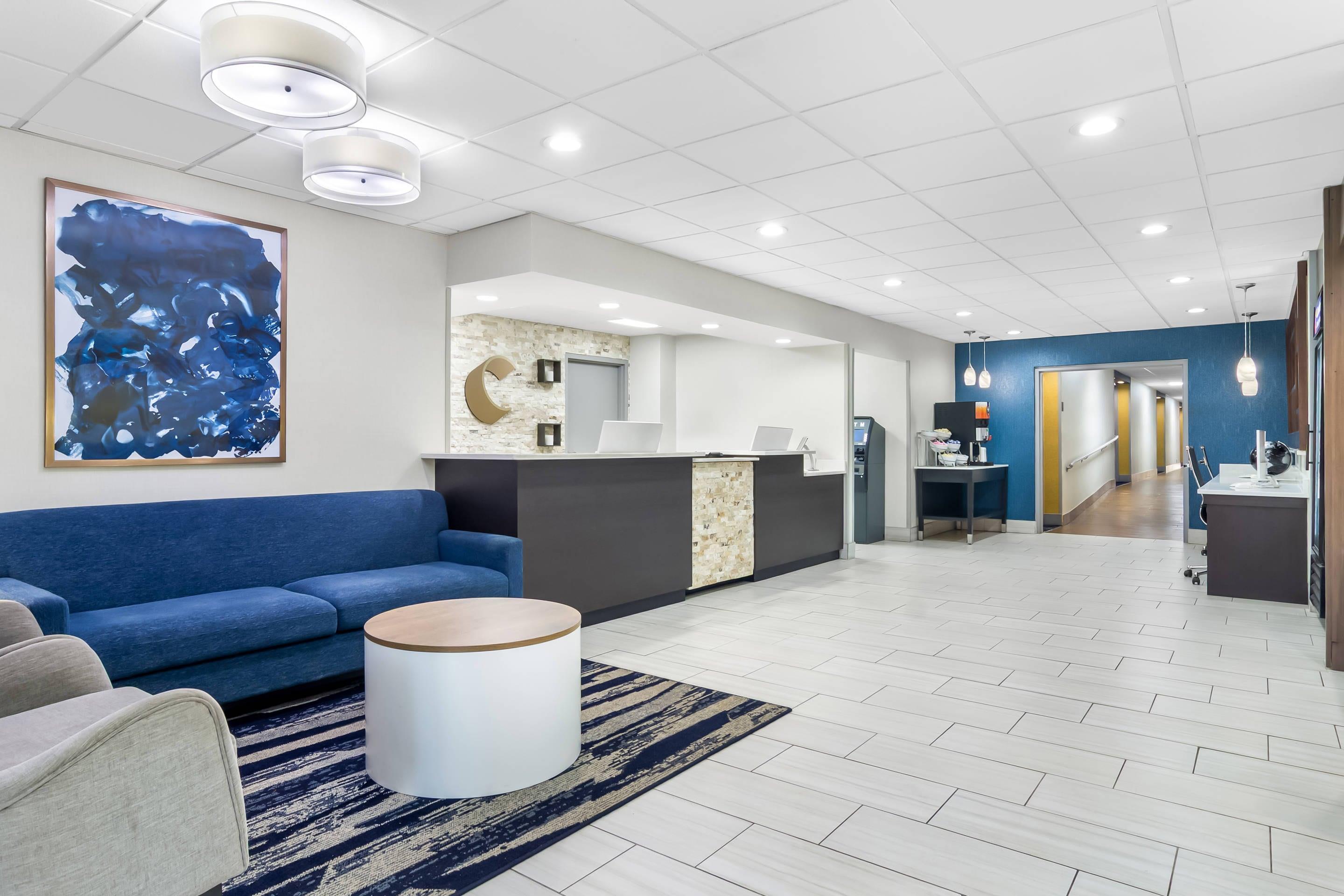 Lobby with sitting area