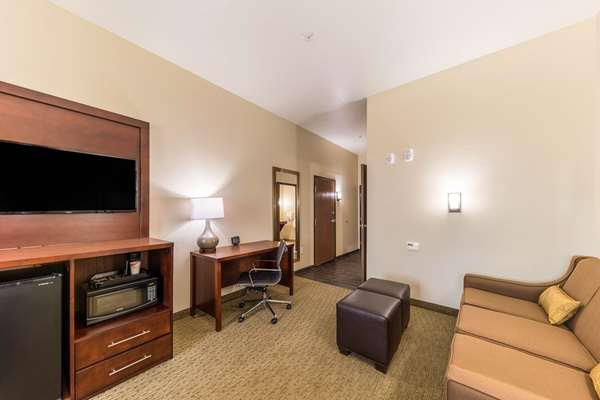  - Comfort Suites Grand Prairie
