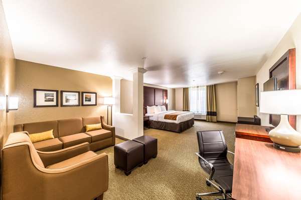  - Comfort Suites Grand Prairie