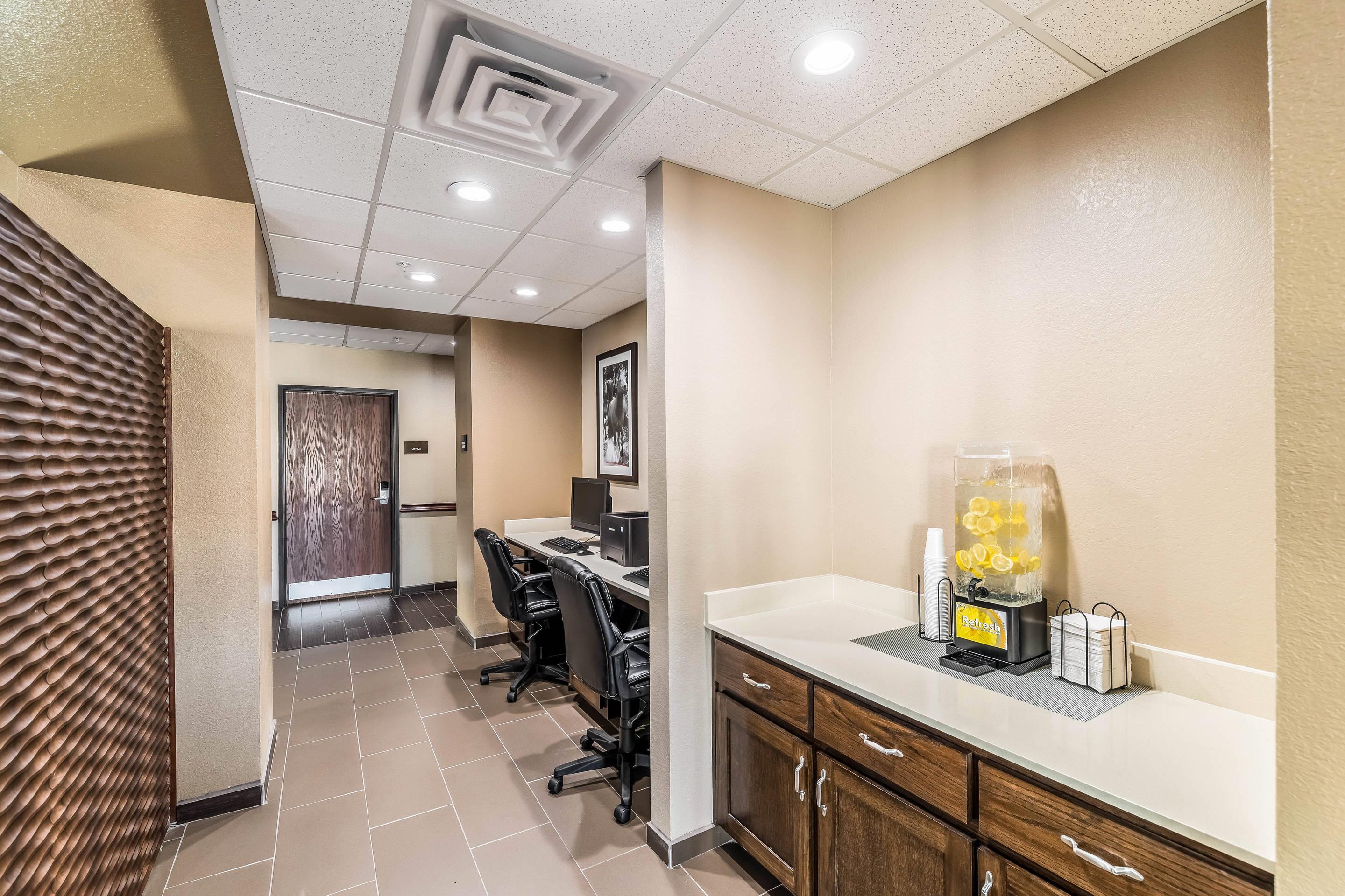 Business center | Comfort Suites Grand Prairie - Arlington North