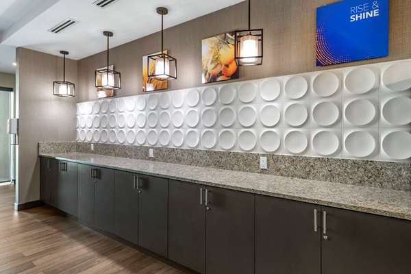 Amenities - Comfort Suites Dania Beach