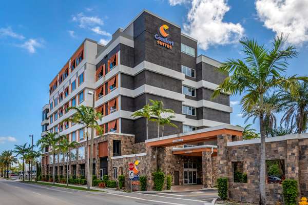 Exterior view - Comfort Suites Dania Beach