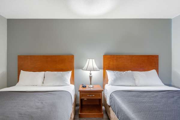  - Econo Lodge Regina