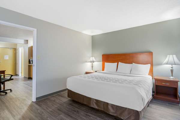 Suite - Econo Lodge Regina