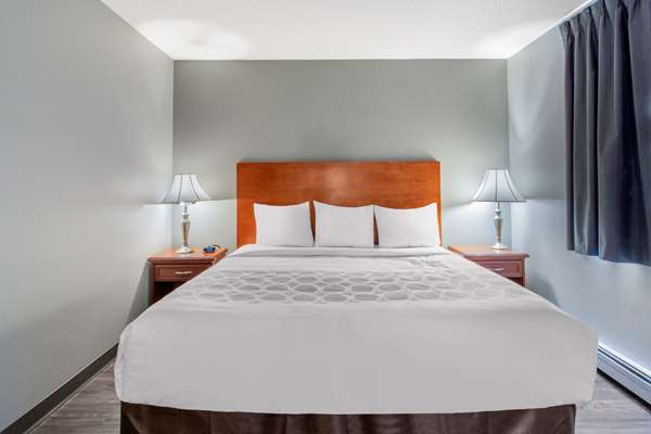 Suite - Econo Lodge Regina