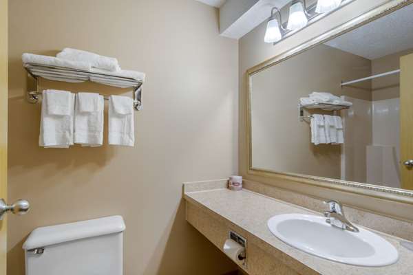 Suite - Econo Lodge Regina