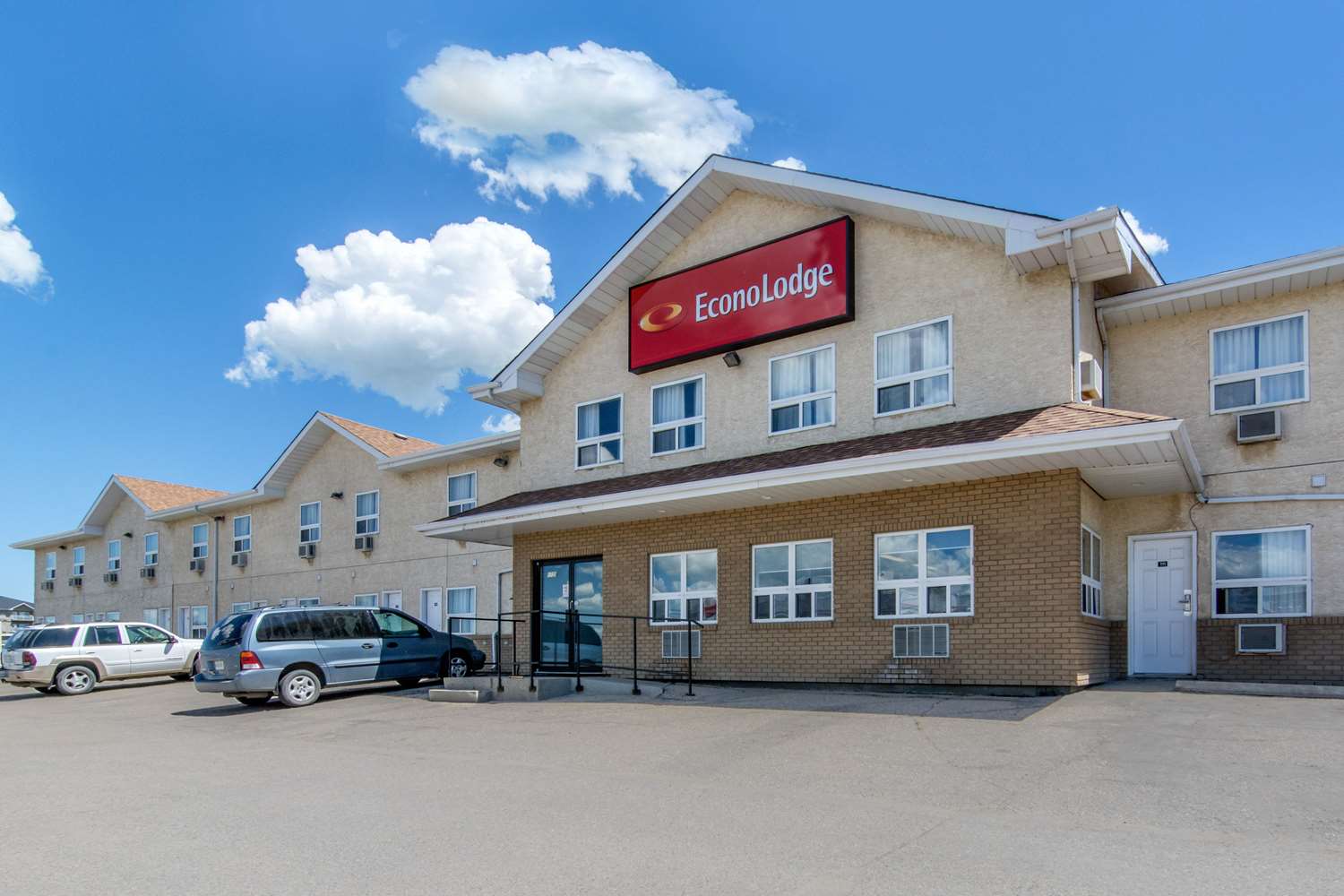 Econo Lodge Regina, SK See Discounts