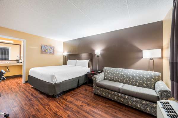  - Econo Lodge Columbus