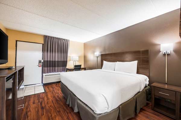  - Econo Lodge Columbus