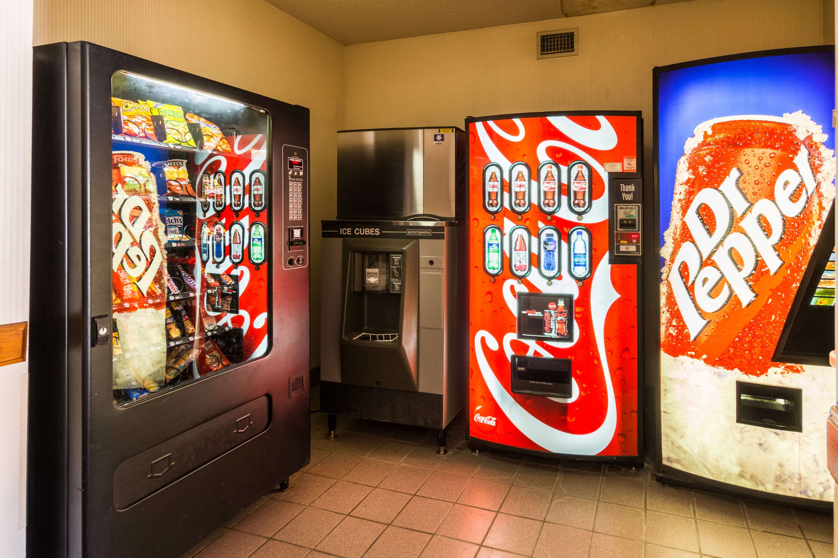 Hotel vending area | Rodeway Inn