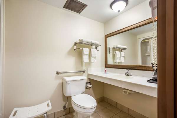  - Econo Lodge Fairview Heights - I-64, Exit 12