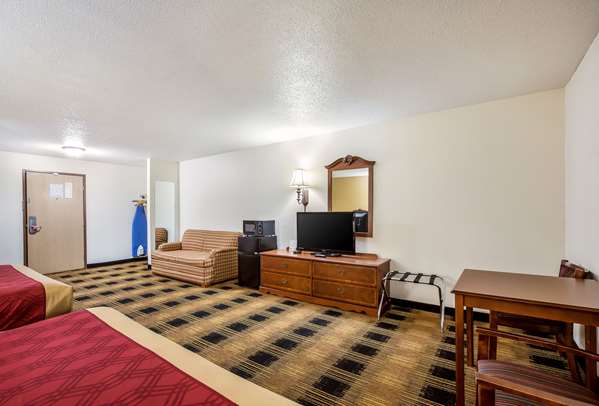  - Econo Lodge Fairview Heights - I-64, Exit 12