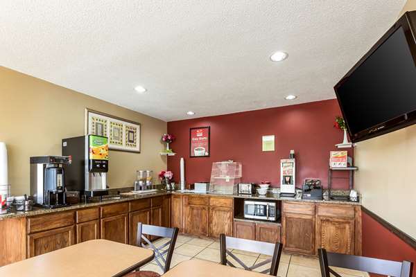 Amenities - Econo Lodge Fairview Heights - I-64, Exit 12