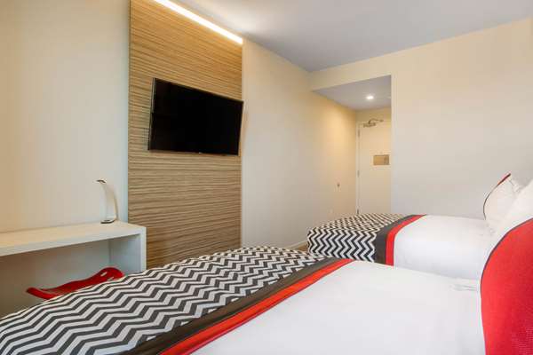  - Insignia Hotel Brooklyn