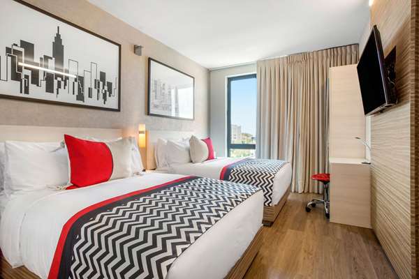  - Insignia Hotel Brooklyn