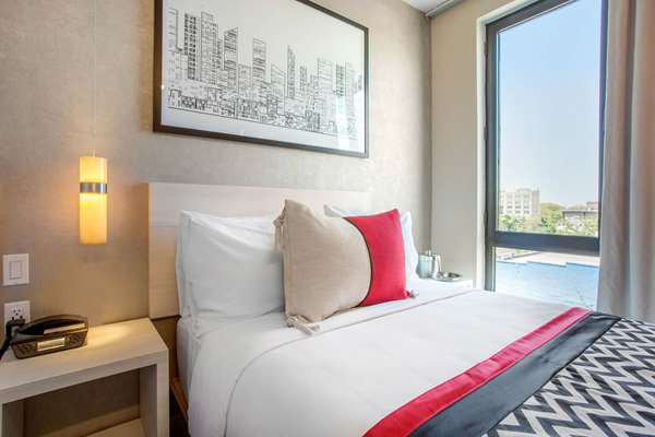  - Insignia Hotel Brooklyn