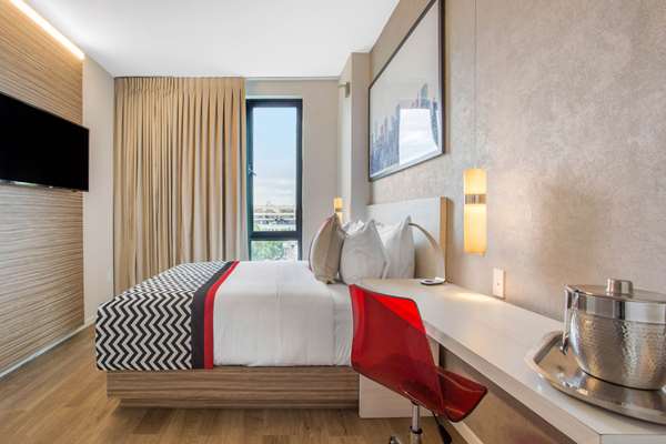  - Insignia Hotel Brooklyn