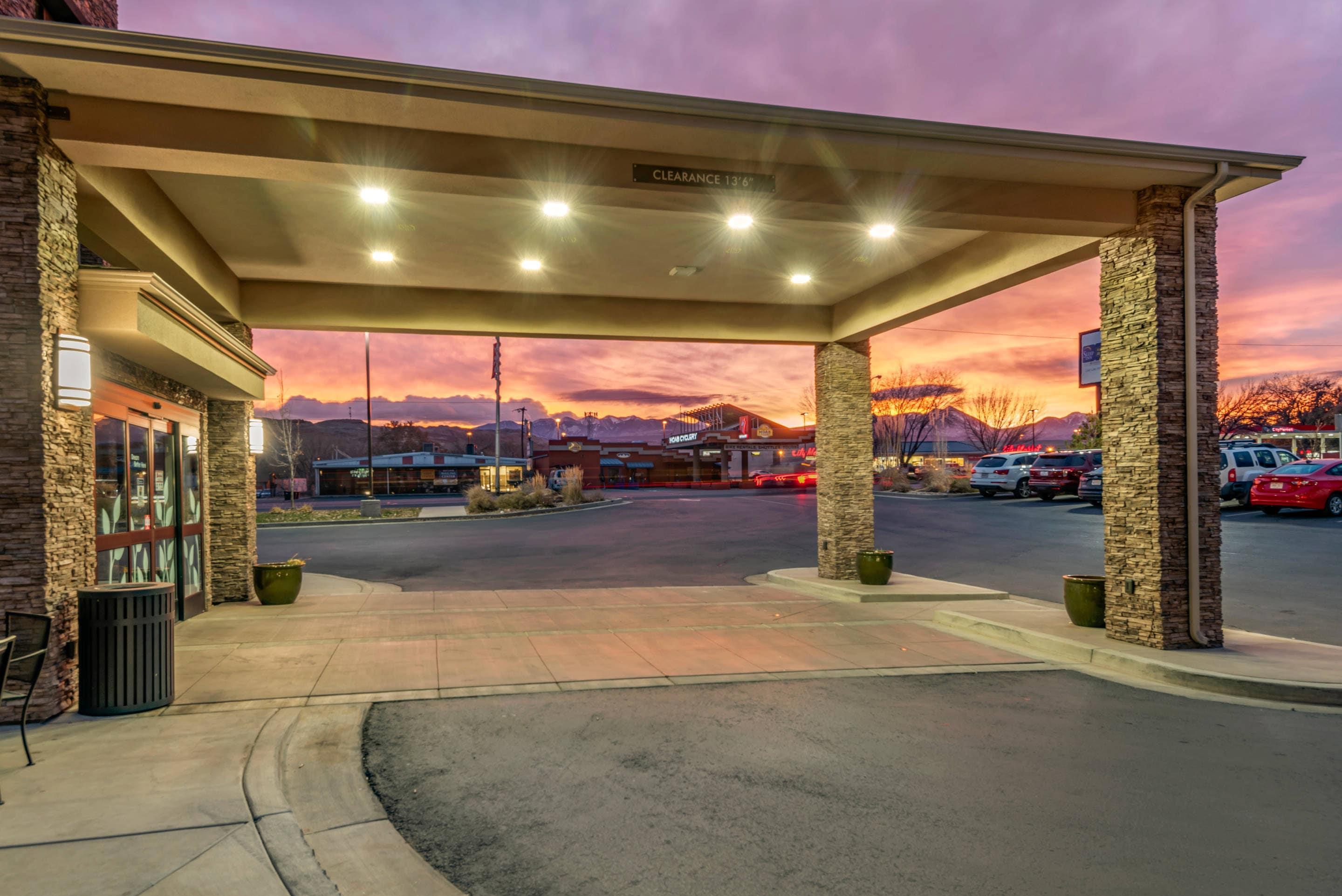 Hotel Entrance | MainStay Suites Moab near Arches National Park