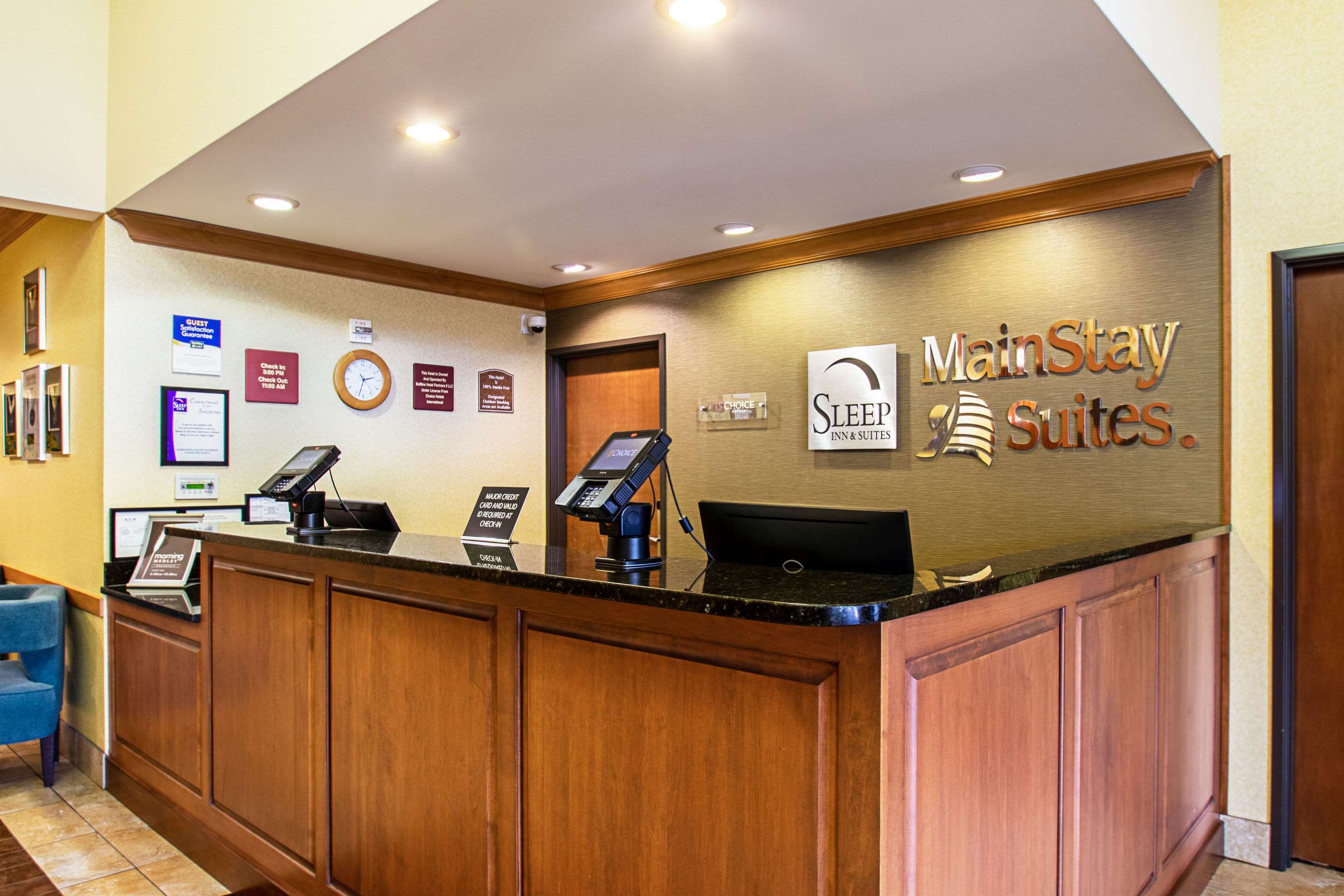 Front desk with friendly staff | MainStay Suites Madison - Monona