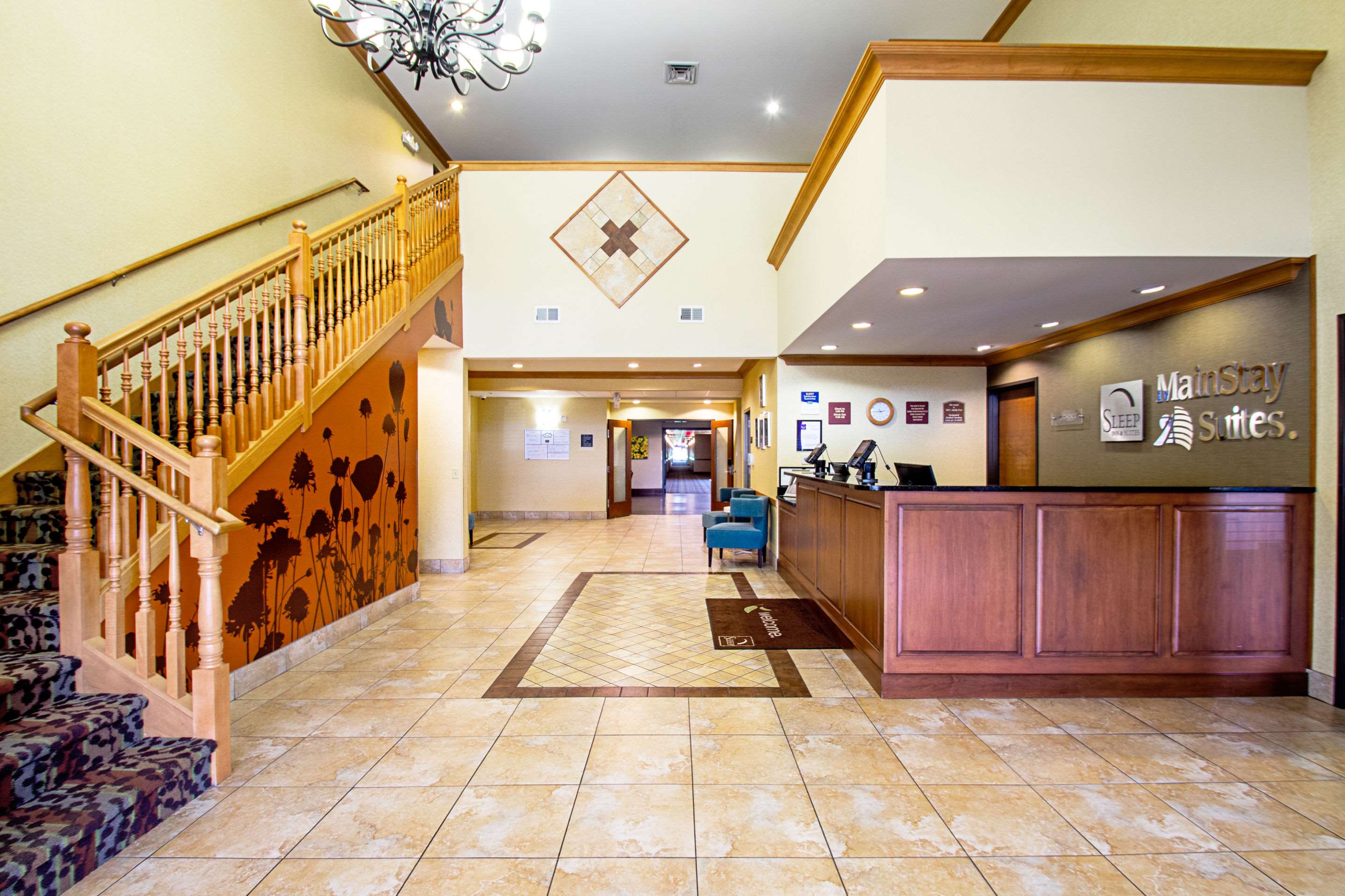 Hotel lobby | MainStay Suites Madison - Monona