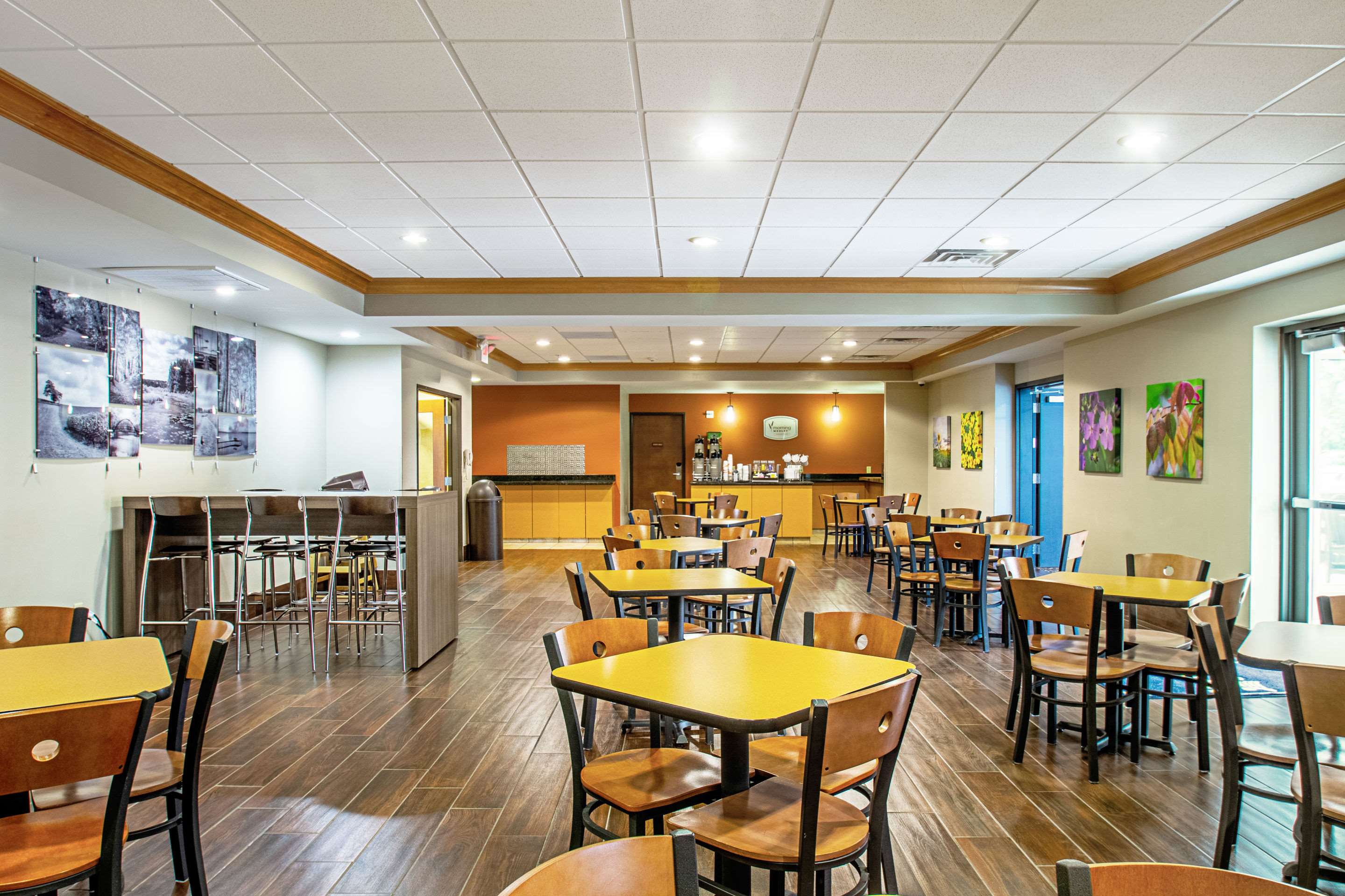 Free hot breakfast | MainStay Suites Madison - Monona