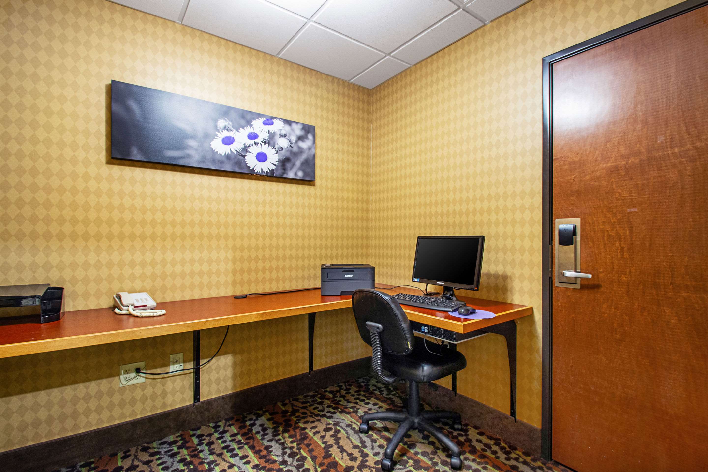 Business center | MainStay Suites Madison - Monona