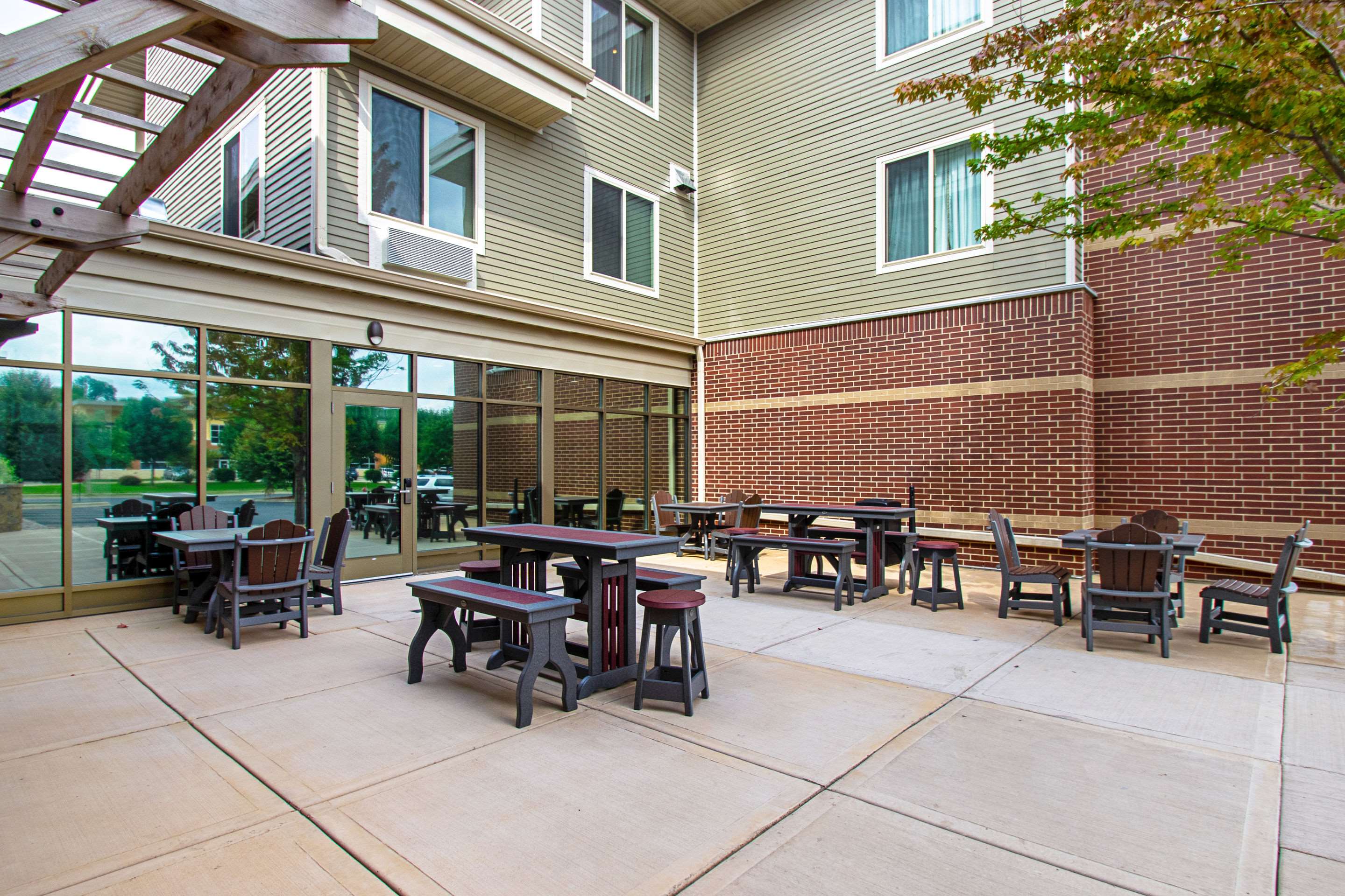 Hotel patio | MainStay Suites Madison - Monona