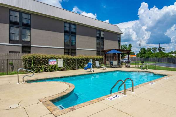 Pool - Quality Inn Valley - I-85, Exit 77