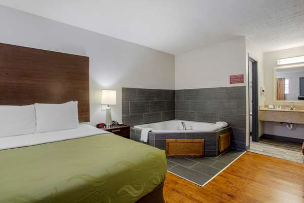 Suite - Quality Inn Reynoldsburg - I-70, Exit 110