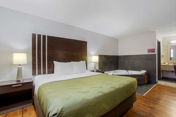 Suite - Quality Inn Reynoldsburg - I-70, Exit 110