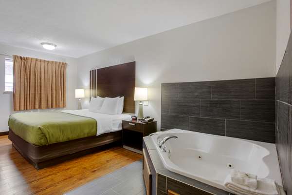 Suite - Quality Inn Reynoldsburg - I-70, Exit 110