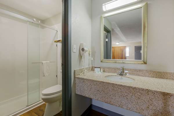 Suite - Quality Inn Reynoldsburg - I-70, Exit 110