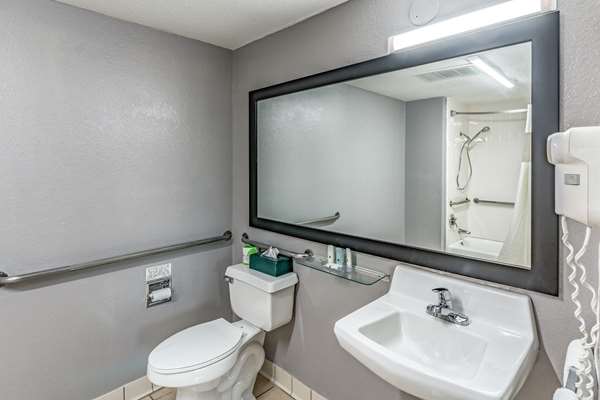  - Quality Inn AT&T Center San Antonio - I-10, Exit 579