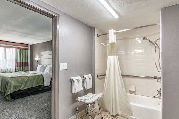  - Quality Inn AT&T Center San Antonio - I-10, Exit 579
