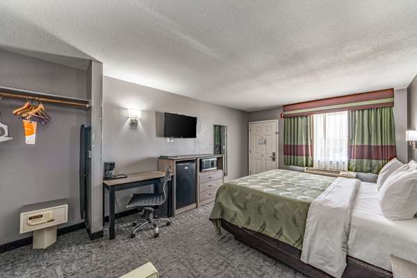  - Quality Inn AT&T Center San Antonio - I-10, Exit 579