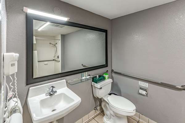  - Quality Inn AT&T Center San Antonio - I-10, Exit 579