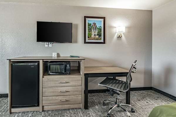  - Quality Inn AT&T Center San Antonio - I-10, Exit 579