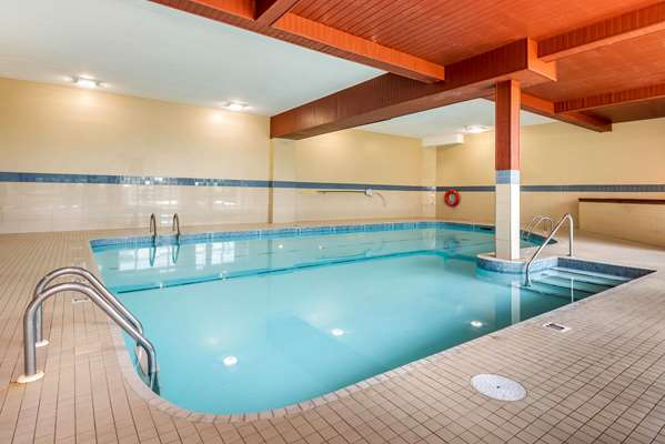 Pool - Quality Inn & Suites Brampton