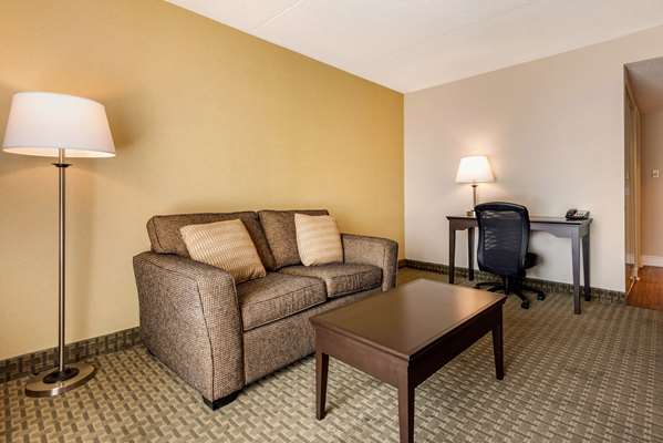 Suite - Quality Inn & Suites Brampton