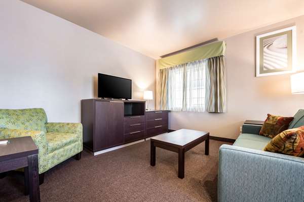 Suite - Quality Inn & Suites Bainbridge Island