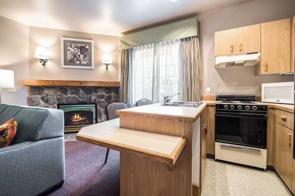 Suite - Quality Inn & Suites Bainbridge Island