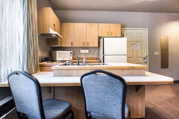 Suite - Quality Inn & Suites Bainbridge Island