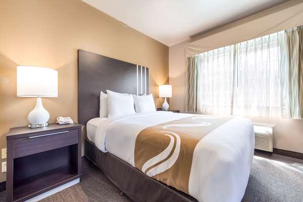 Suite - Quality Inn & Suites Bainbridge Island