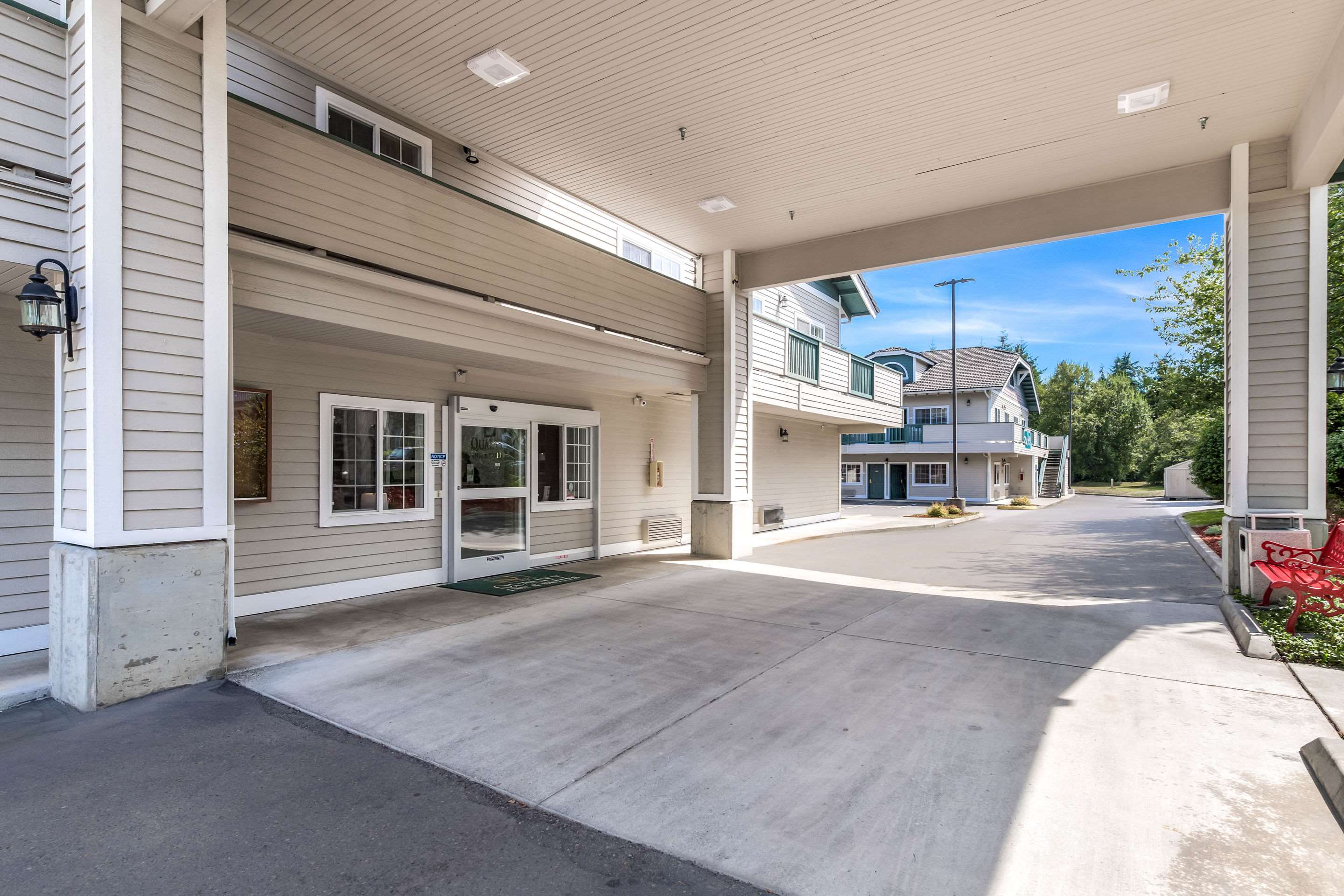Hotel exterior | Quality Inn & Suites Bainbridge Island