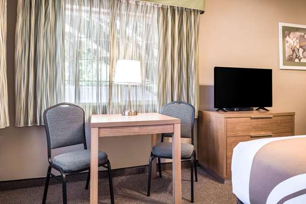  - Quality Inn & Suites Bainbridge Island
