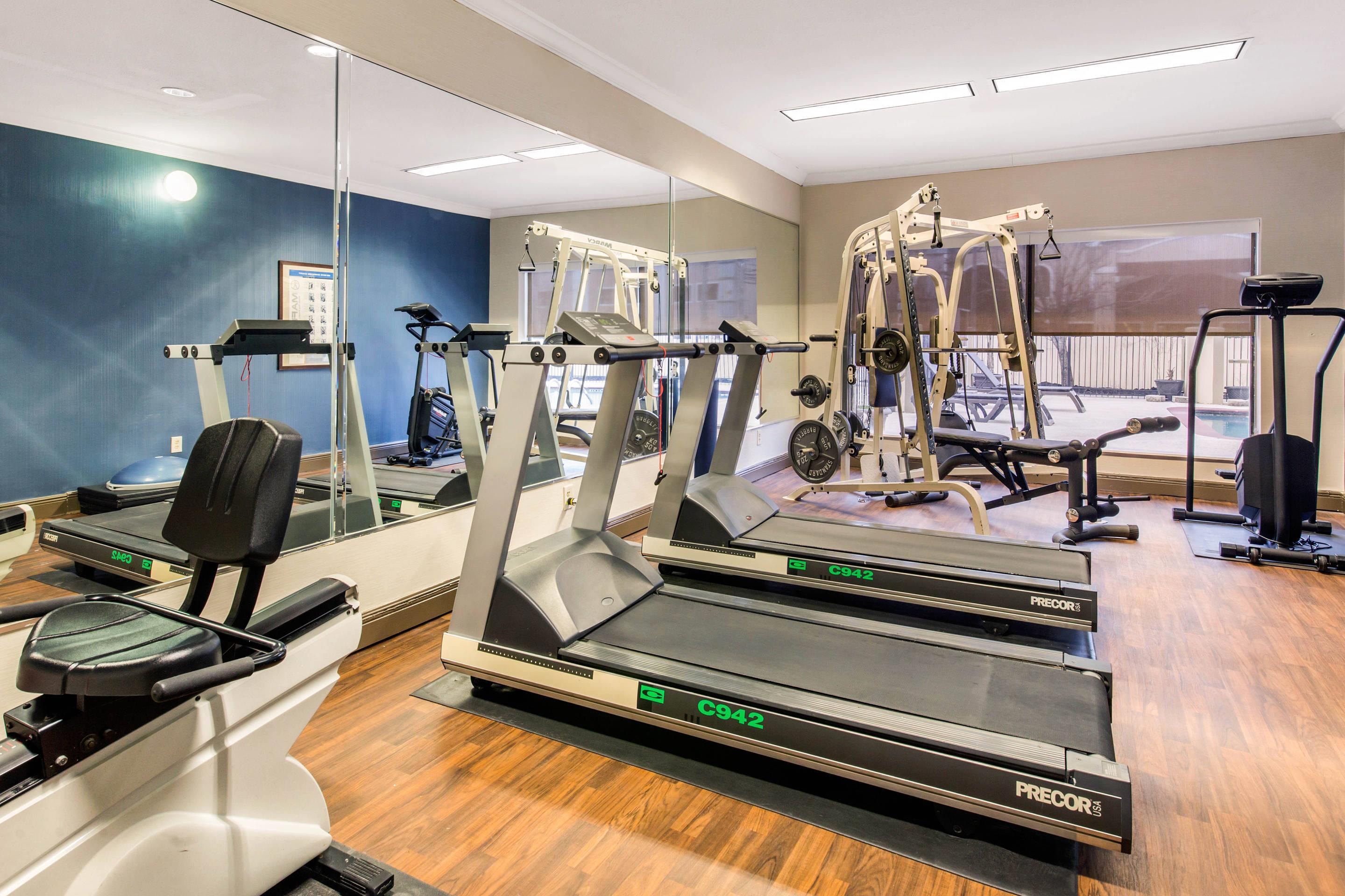 Fitness center | Comfort Inn & Suites IAH Bush Airport – East