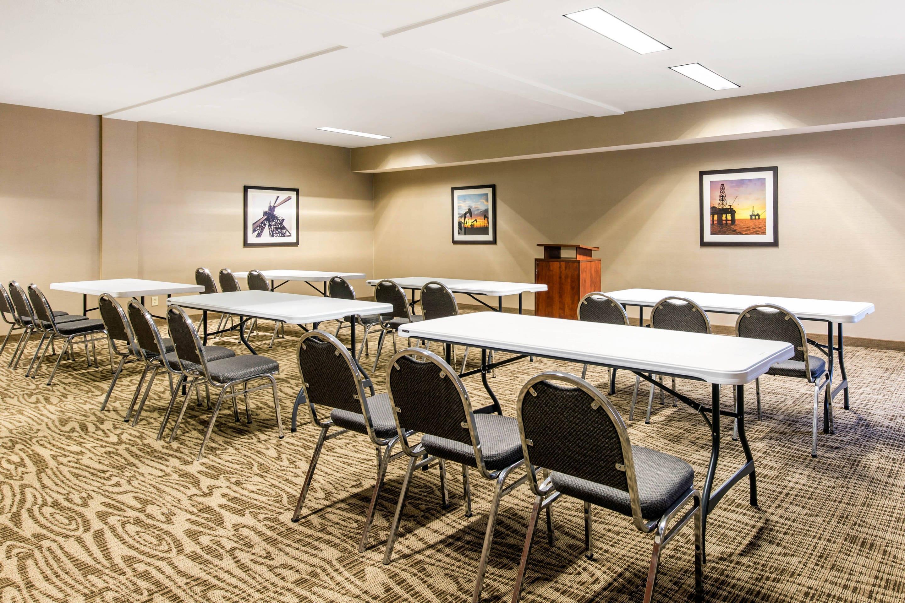 Meeting room | Comfort Inn & Suites IAH Bush Airport – East