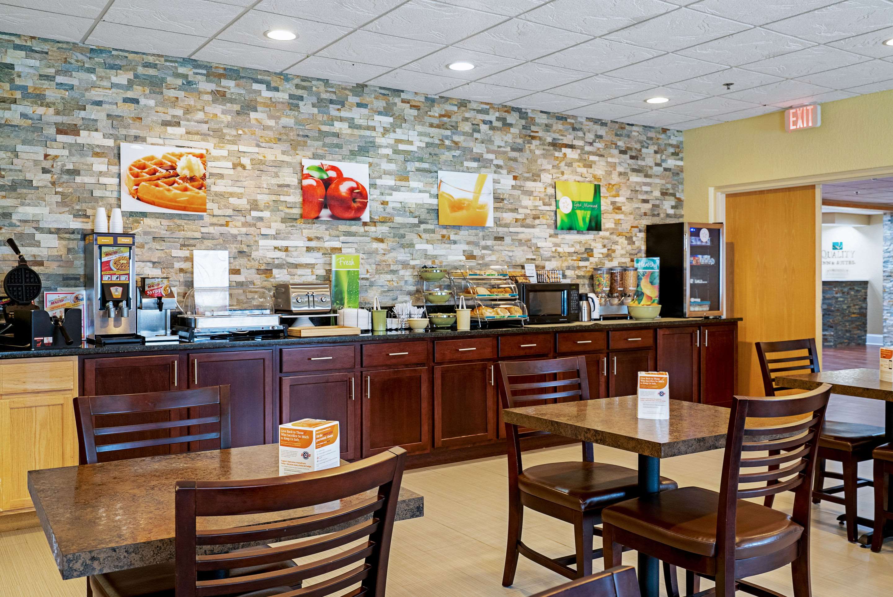 Breakfast area